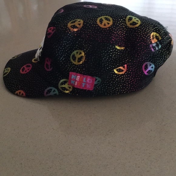 Hello Kitty hat - Picture 2 of 5